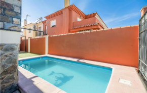 Amazing home in Cadiz with Outdoor swimming pool and 3 Bedrooms